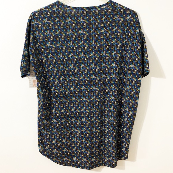 NWT LulaRoe Julia HiLo Patterned Short Sleeve Tee Rounded Neckline 🔵🟡🟣 - Picture 2 of 6